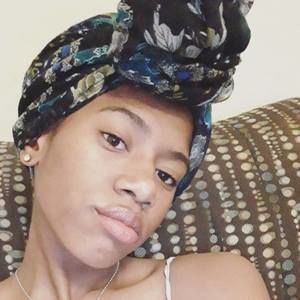 Meet your Posher, Latanya